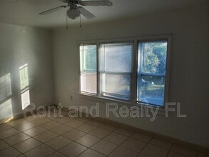 827 Paris Ave S in St. Petersburg, FL - Building Photo - Building Photo