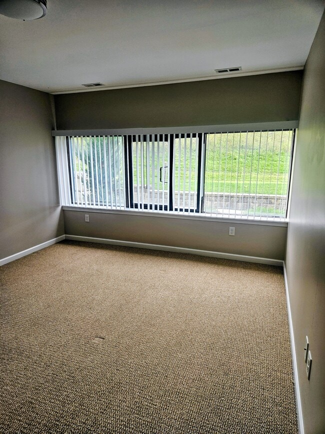 6455 Lake Ave, Unit 1 in Orchard Park, NY - Building Photo - Building Photo