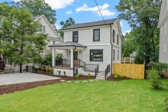 28 Douglas Dr in Greenville, SC - Building Photo - Building Photo