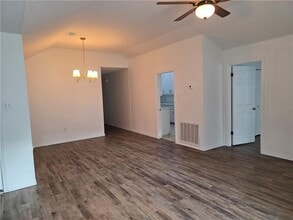 5632 Bentley Ct in Mobile, AL - Building Photo - Building Photo