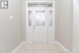 3056 Doyle St in Mississauga, ON - Building Photo - Building Photo