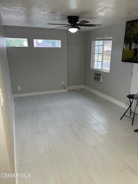 2261 Athens Ave in Simi Valley, CA - Building Photo - Building Photo