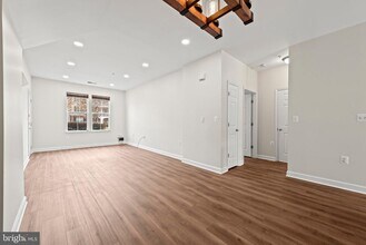 22769 Fountain Grove Square in Ashburn, VA - Building Photo - Building Photo