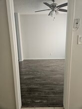Canyon Gardens in Sherman Oaks, CA - Building Photo - Building Photo