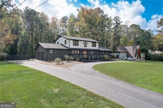 3202 Kingsdale Dr SW in Atlanta, GA - Building Photo - Building Photo