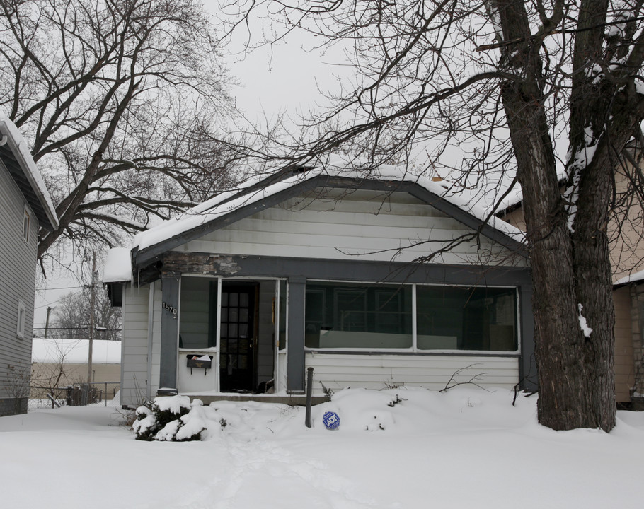 1570 Duxberry Ave in Columbus, OH - Building Photo