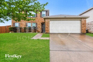 1301 Anna Lea Ln in Burleson, TX - Building Photo