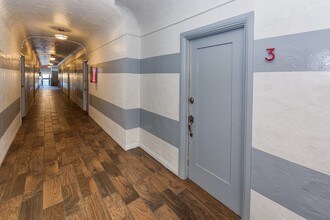 1439 Cedar Ave in Long Beach, CA - Foto de edificio - Building Photo