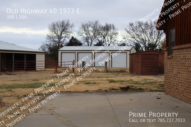 1973 E Old Hwy 40 in New Cambria, KS - Foto de edificio - Building Photo