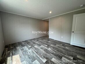 111 H St in Pittsfield, ME - Foto de edificio - Building Photo