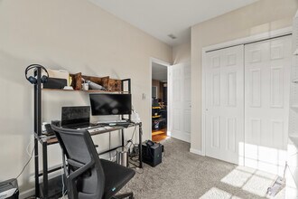 3000 W Lawrence Ave in Chicago, IL - Building Photo - Building Photo