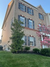 24923 Earlsford Dr in Chantilly, VA - Building Photo - Building Photo