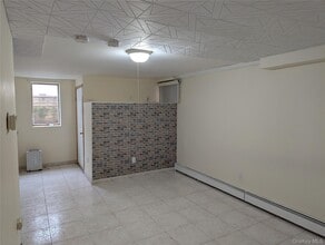 38 3rd St in Ronkonkoma, NY - Building Photo - Building Photo