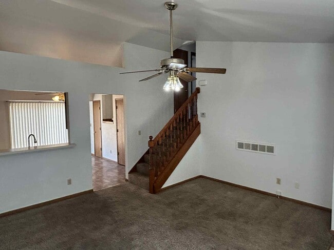 432 Omar Ct in St. Peters, MO - Foto de edificio - Building Photo