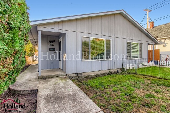 property at 2253 Sunset Dr