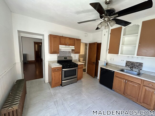 159 Main St in Malden, MA - Building Photo - Building Photo