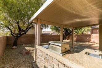 10553 Broadhead Ct in Las Vegas, NV - Building Photo - Building Photo