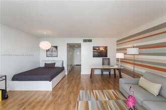 1200 West Ave, Unit 1502 in Miami Beach, FL - Foto de edificio - Building Photo