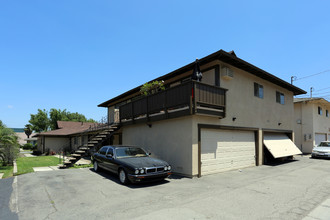 7562 Volga Dr in Huntington Beach, CA - Building Photo - Building Photo