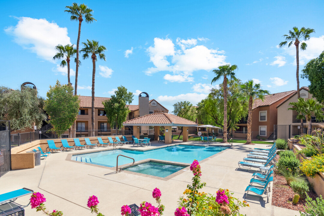 Rancho Ladera in Phoenix, AZ - Foto de edificio