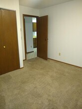 201 7th Ave SE in Rugby, ND - Foto de edificio - Building Photo