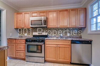 81 S Larchmont Dr in Memphis, TN - Building Photo - Building Photo