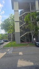 2851 Riverside Dr in Coral Springs, FL - Building Photo - Building Photo