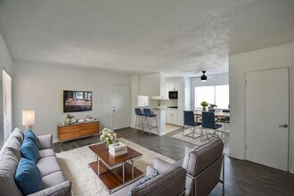 19425 Haynes St in Los Angeles, CA - Building Photo - Building Photo