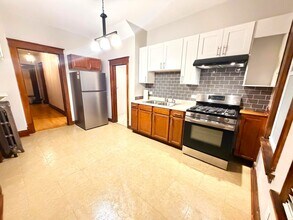 13331 S Commercial Ave in Chicago, IL - Building Photo - Building Photo