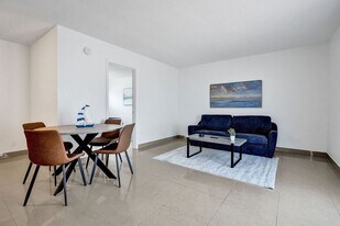 905 N Federal Hwy, Unit SI ID1504071P in Lake Worth Beach, FL - Building Photo