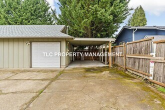 2082 Ohio St in Eugene, OR - Building Photo - Building Photo