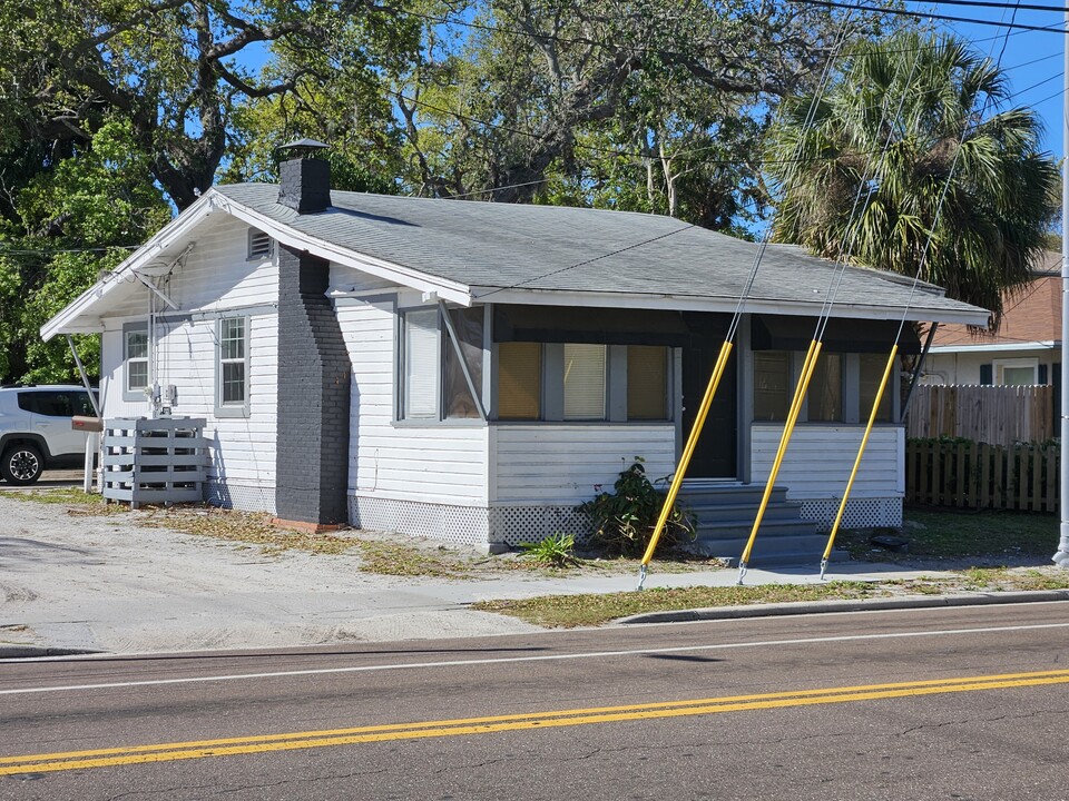1013 Drew St in Clearwater, FL - Building Photo