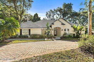 639 Queens Harbor Blvd in Jacksonville, FL - Building Photo