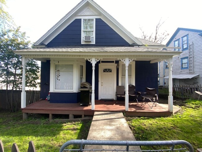 property at 619 E 4th St
