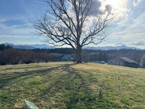 31 Valley View Dr in Candler, NC - Building Photo - Building Photo