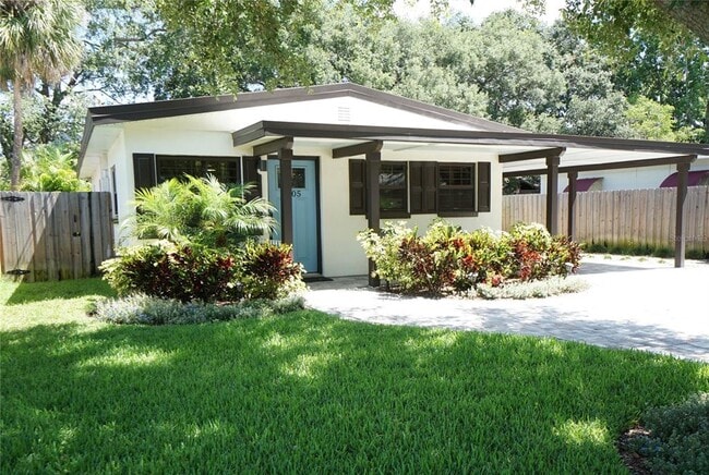 3205 W Ballast Point Blvd in Tampa, FL - Building Photo - Building Photo