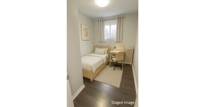 369 Glendale Av in St Catharines, ON - Building Photo - Building Photo