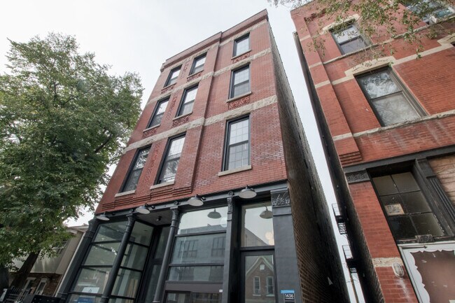 property at 1436 W Blackhawk St