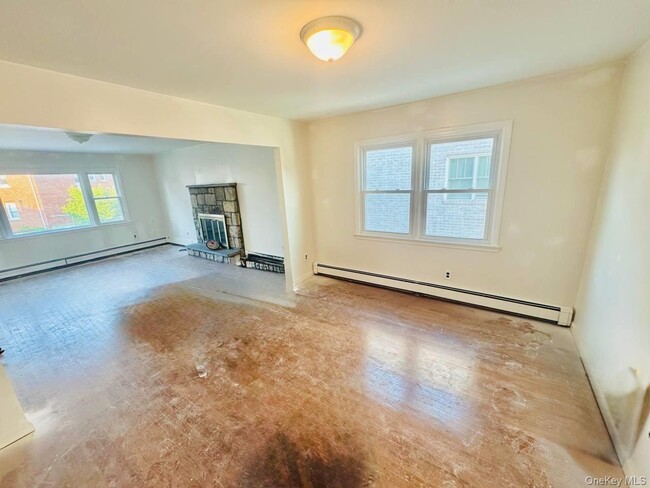 2 Royal St in Yonkers, NY - Building Photo - Building Photo