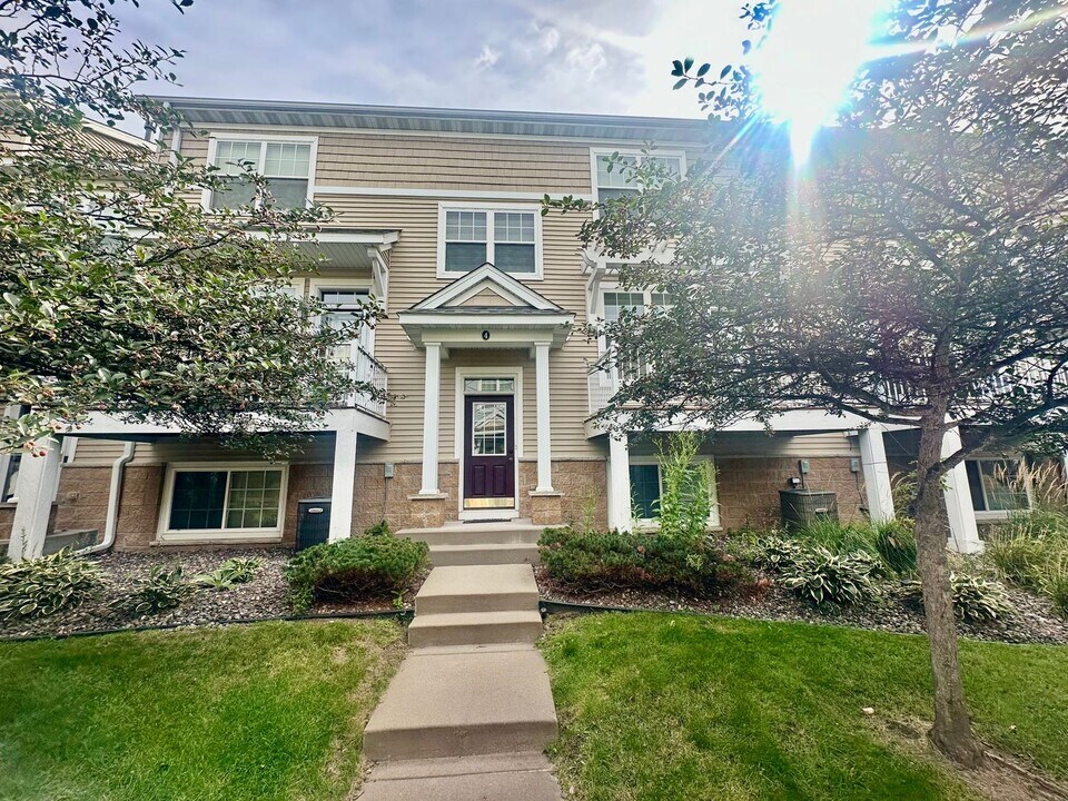 1683 Village Tr in Maplewood, MN - Building Photo
