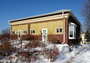 Summit Hill Apartments in St. Paul, MN - Building Photo - Building Photo