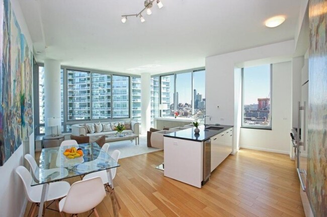 property at 4720 Center Blvd