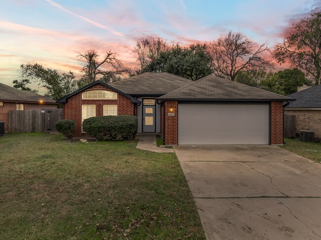 property at 4417 Briarwood Dr