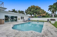 1090 NE 105th St in Miami Shores, FL - Building Photo - Building Photo