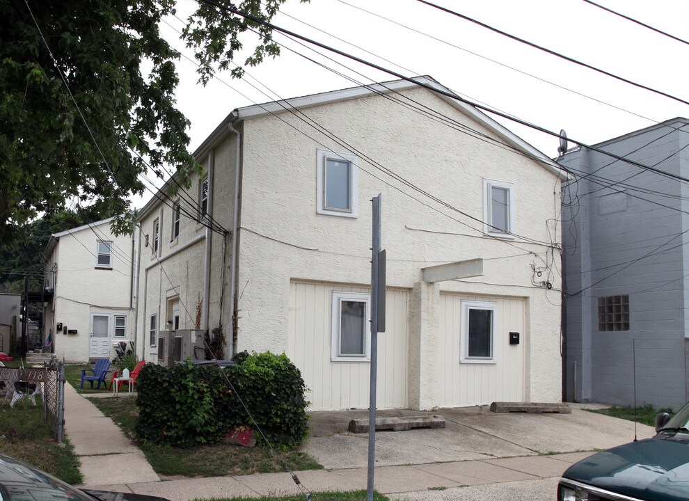 118-122 Erickson Ave in Essington, PA - Foto de edificio