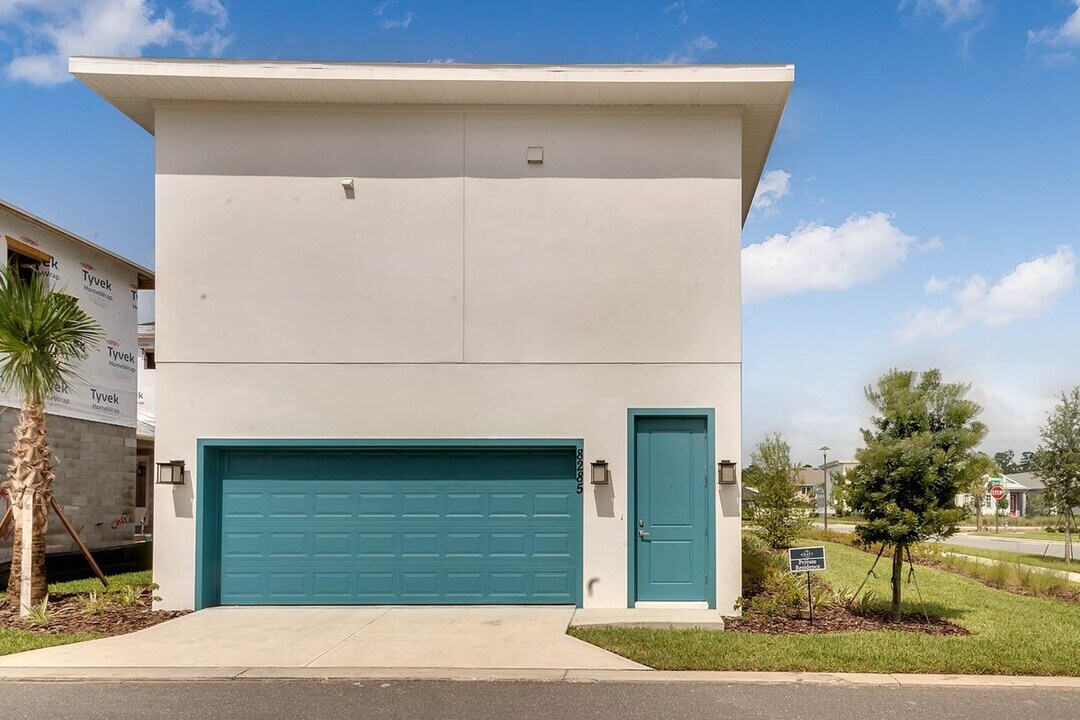 8285 Lindahl Aly in Orlando, FL - Building Photo