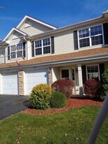 1725 W Chrysler Dr in Belvidere, IL - Building Photo