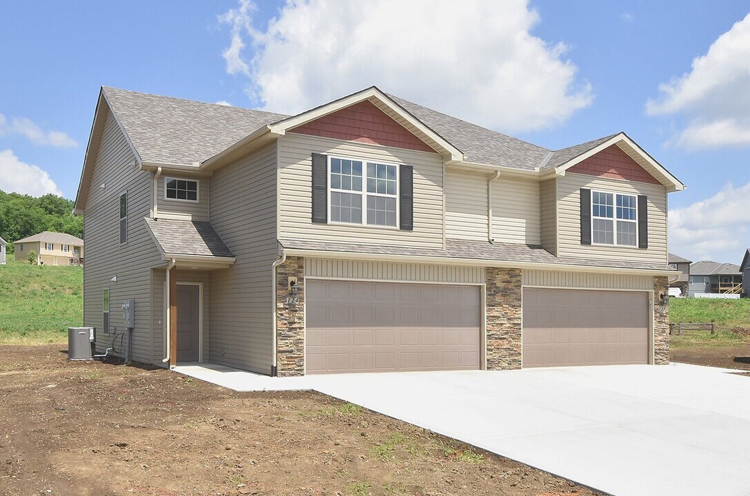 120 Ryan Ct in Platte City, MO - Foto de edificio