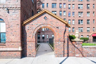 35-30 153rd St in Flushing, NY - Building Photo - Building Photo