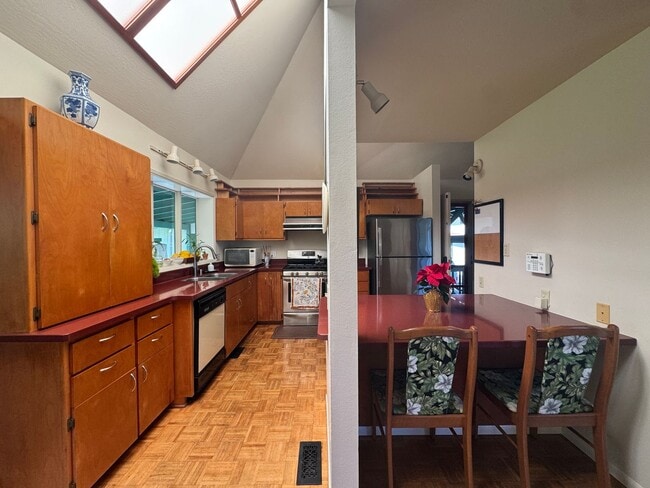 230 Kapualani St in Hilo, HI - Building Photo - Building Photo